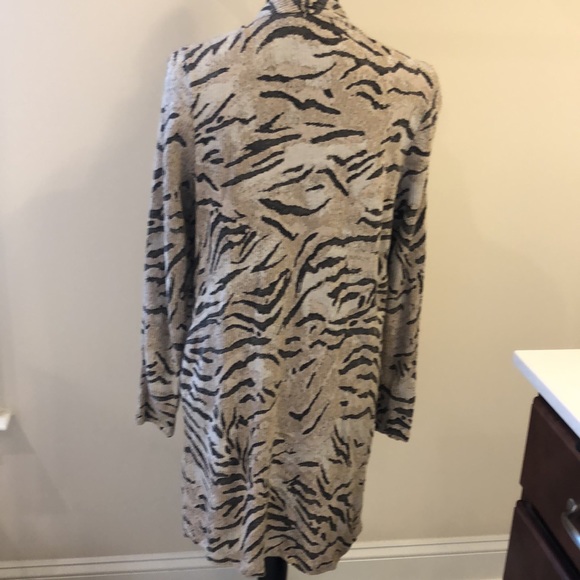 Chico’s zebra print open front jacket and matching sleeveless top - Picture 7 of 12